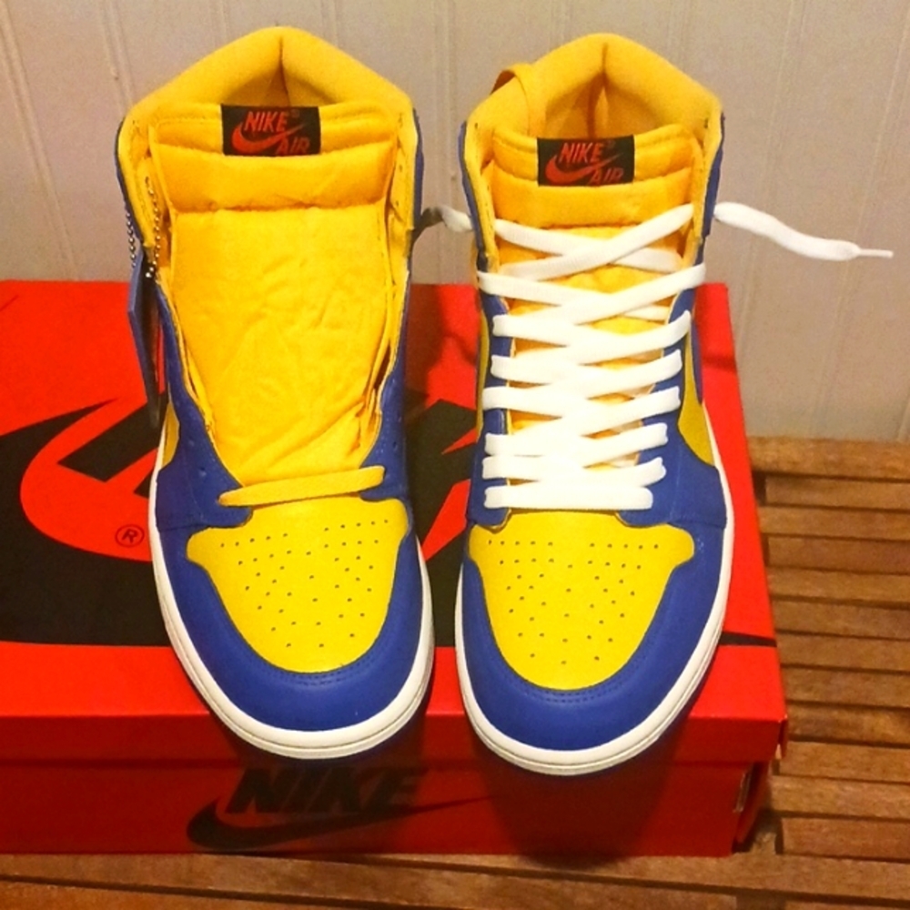 Jordan retro 1 'Reverse Laney's'